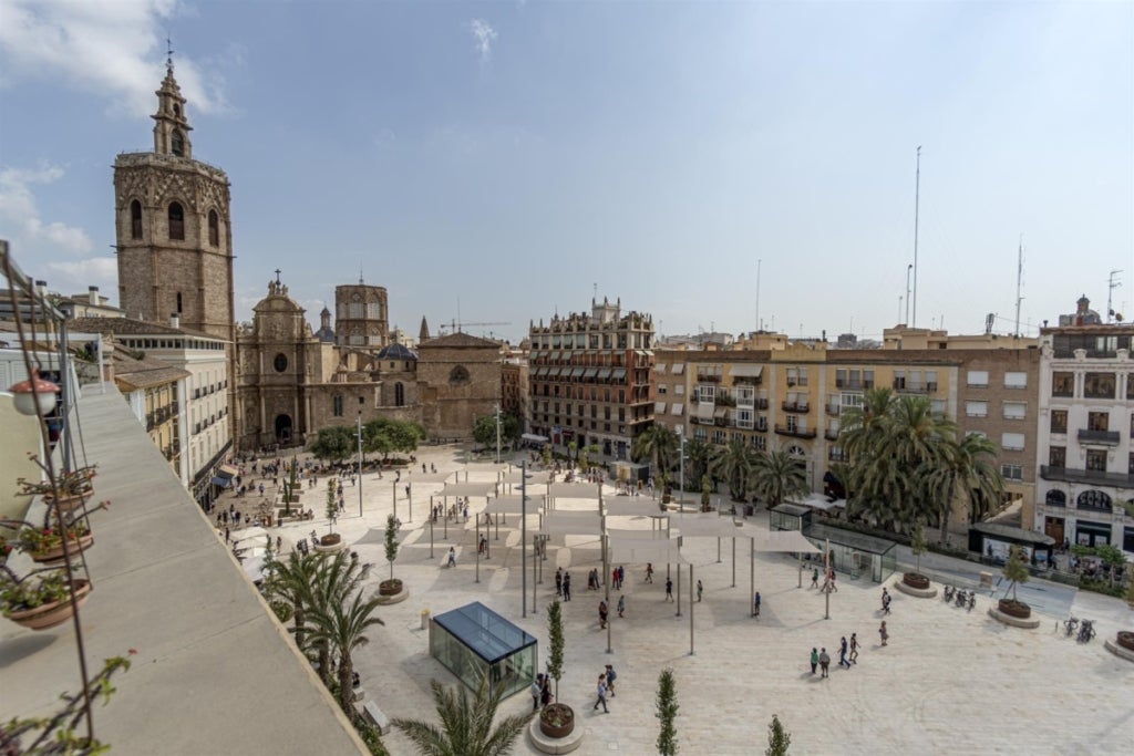 La plaça de la Reina peatonalitzada